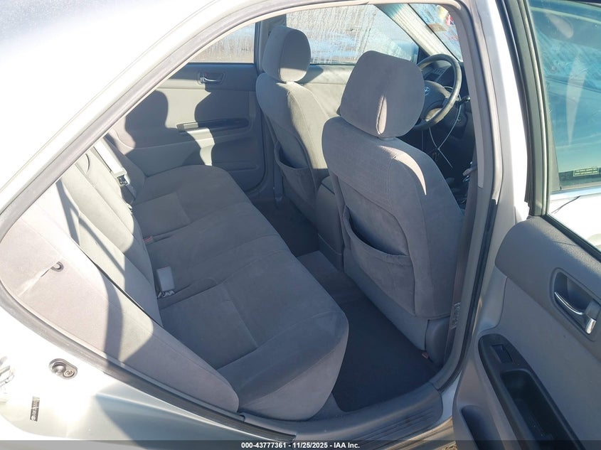 2005 Toyota Camry Le VIN: JTDBE32K353032439 Lot: 43777361