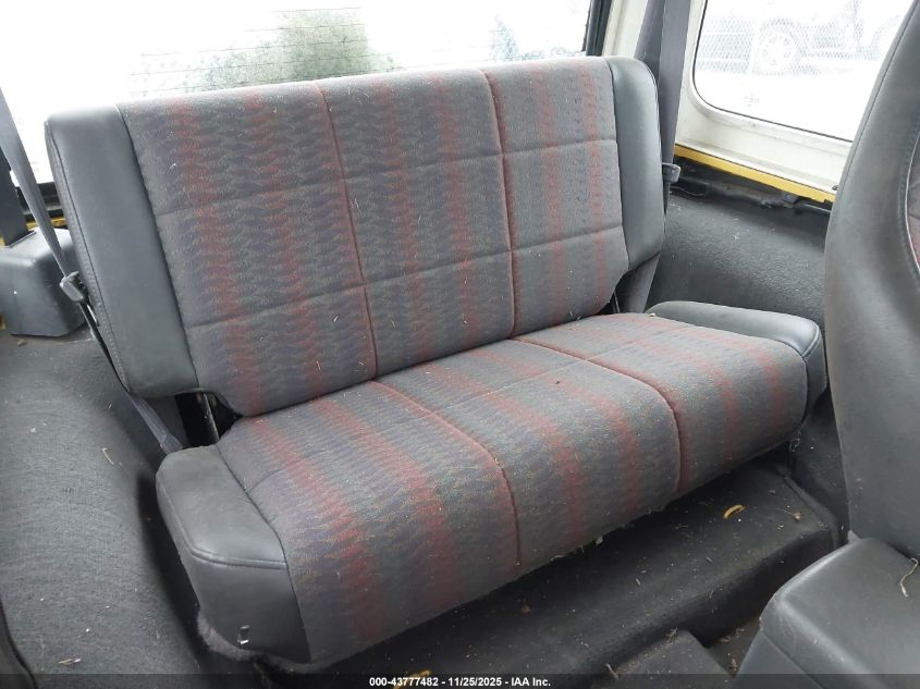 2000 Jeep Wrangler Sport VIN: 1J4FA49S0YP789850 Lot: 43777482