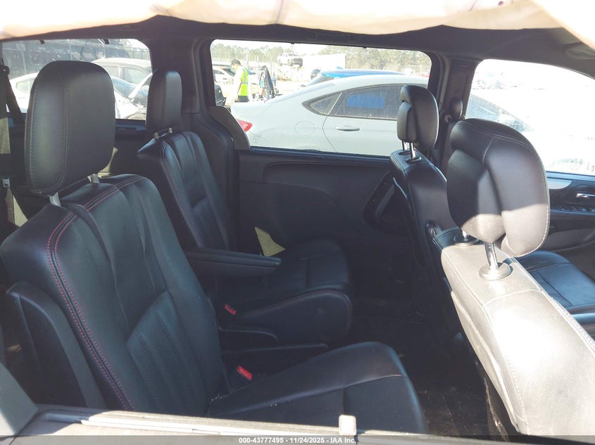 2014 Dodge Grand Caravan R/T VIN: 2C4RDGEG3ER224015 Lot: 43777495