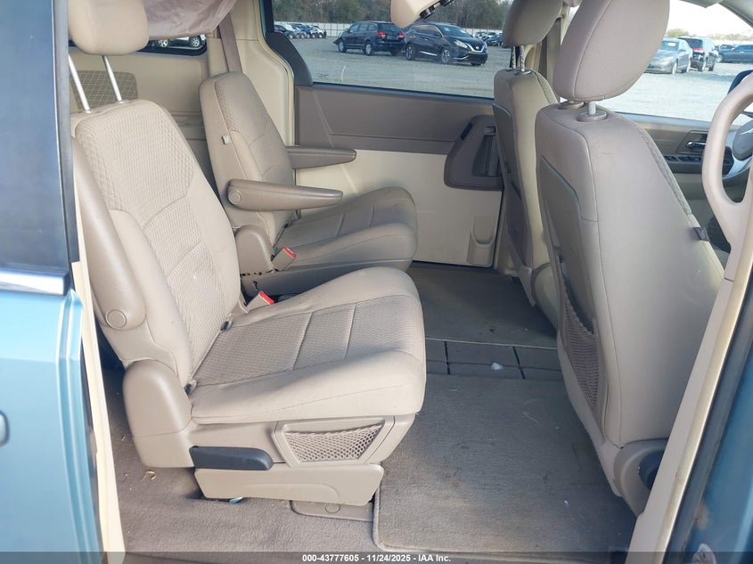 2009 Chrysler Town & Country Lx VIN: 2A8HR44E89R609015 Lot: 43777605