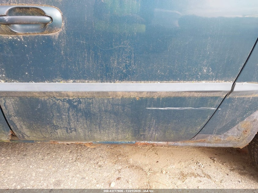 2002 Dodge Grand Caravan Sport VIN: 1B4GP44352B705113 Lot: 43777606