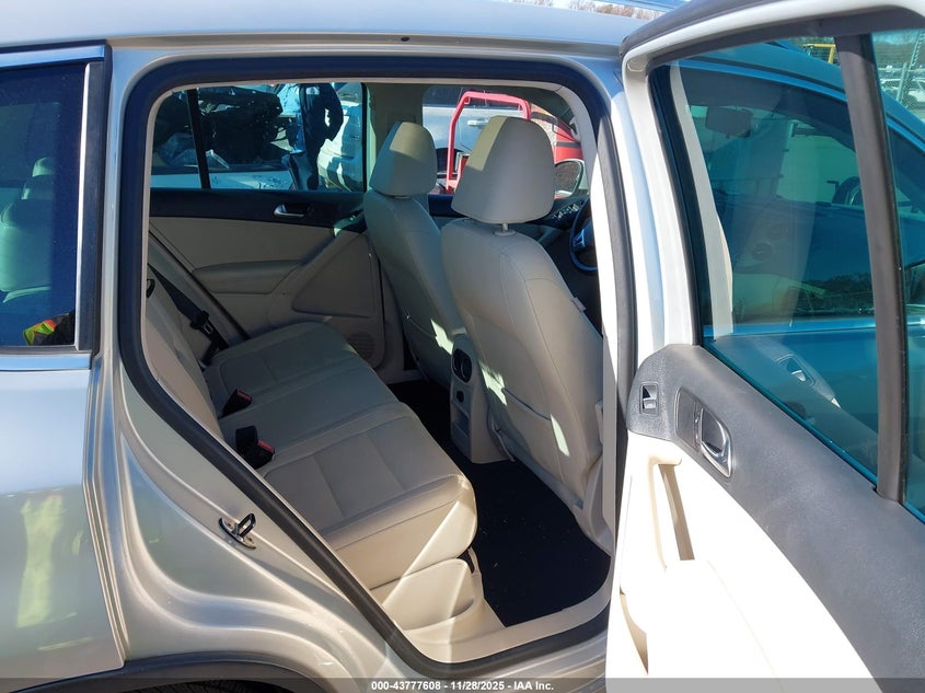 2011 Volkswagen Tiguan Se VIN: WVGAV7AX1BW521721 Lot: 43777608
