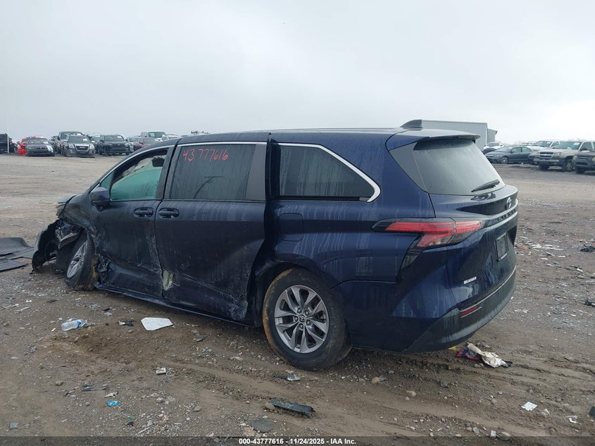 2022 Toyota Sienna Le VIN: 5TDKRKEC0NS077405 Lot: 43777616