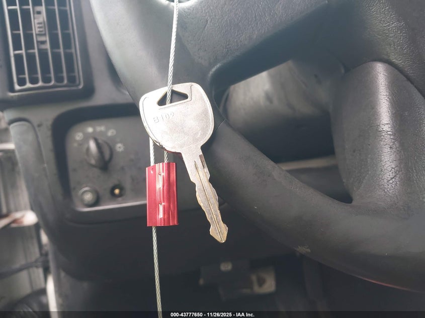 2006 Chevrolet Express Work Van VIN: 1GCFG15T161126319 Lot: 43777650