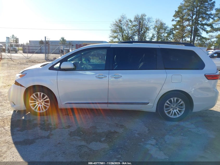 2015 Toyota Sienna Xle 8 Passenger VIN: 5TDYK3DC3FS688956 Lot: 43777651