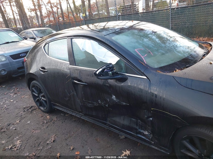 2025 Mazda Mazda3 2.5 S Select Sport VIN: JM1BPAKM3S1753481 Lot: 43777685