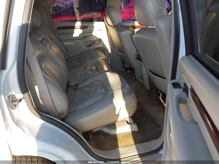 2002 Cadillac Escalade Standard VIN: 1GYEC63T62R130413 Lot: 43777901