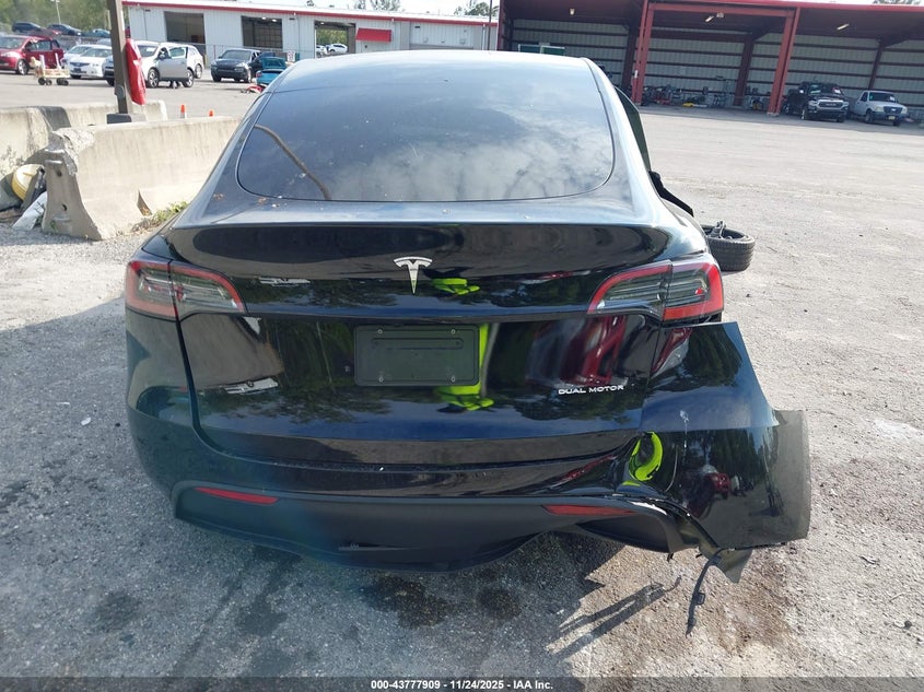 2023 Tesla Model Y Awd/Long Range Dual Motor All-Wheel Drive VIN: 7SAYGDEE5PF881514 Lot: 43777909
