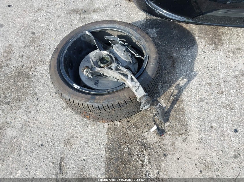 2023 Tesla Model Y Awd/Long Range Dual Motor All-Wheel Drive VIN: 7SAYGDEE5PF881514 Lot: 43777909