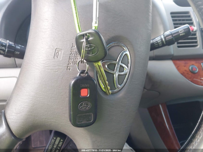 2003 Toyota Camry Xle VIN: 4T1BE32K93U257838 Lot: 43777915