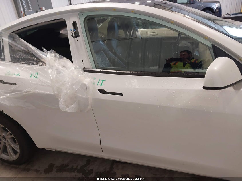 2023 Tesla Model Y Awd/Long Range Dual Motor All-Wheel Drive VIN: 7SAYGDEE2PA041509 Lot: 43777949