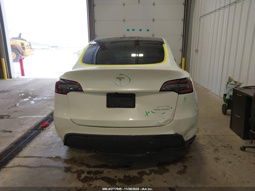 2023 Tesla Model Y Awd/Long Range Dual Motor All-Wheel Drive VIN: 7SAYGDEE2PA041509 Lot: 43777949