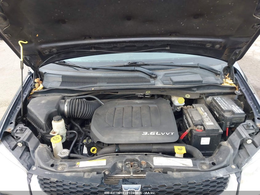 2011 Dodge Grand Caravan Crew VIN: 2D4RN5DG5BR750440 Lot: 43778015