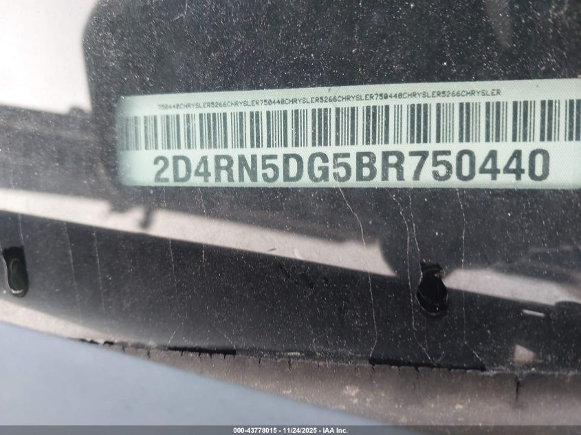 2011 Dodge Grand Caravan Crew VIN: 2D4RN5DG5BR750440 Lot: 43778015