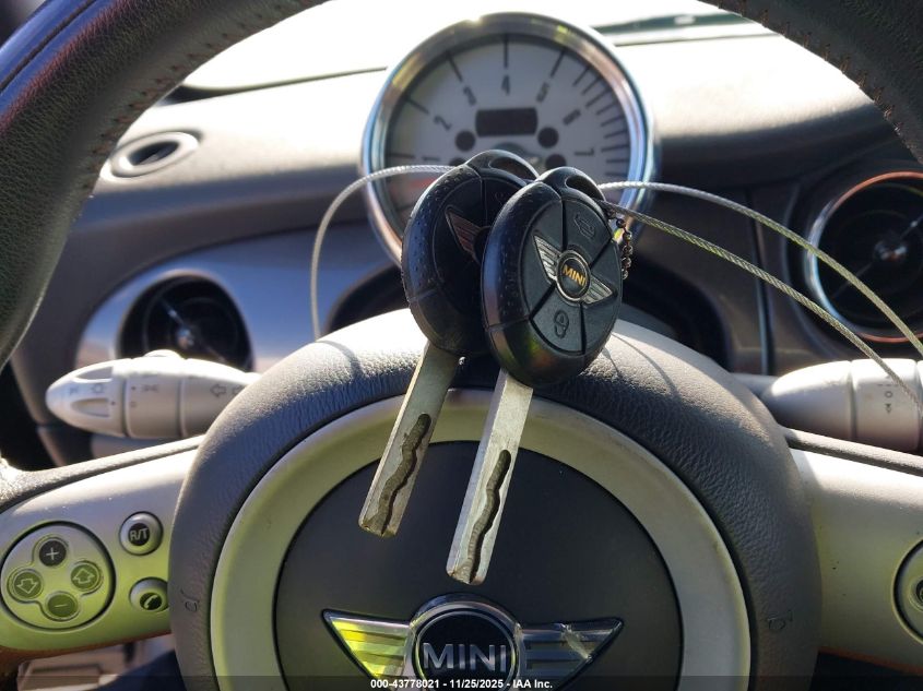 2007 Mini Cooper S VIN: WMWRH33517TJ45076 Lot: 43778021