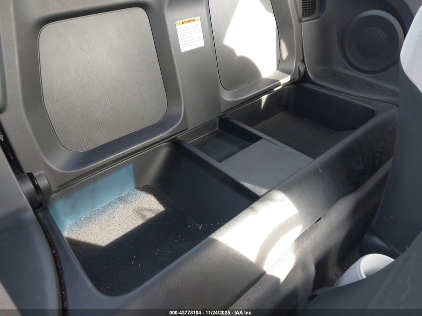 2011 Honda Cr-Z Ex VIN: JHMZF1D61BS002761 Lot: 43778104