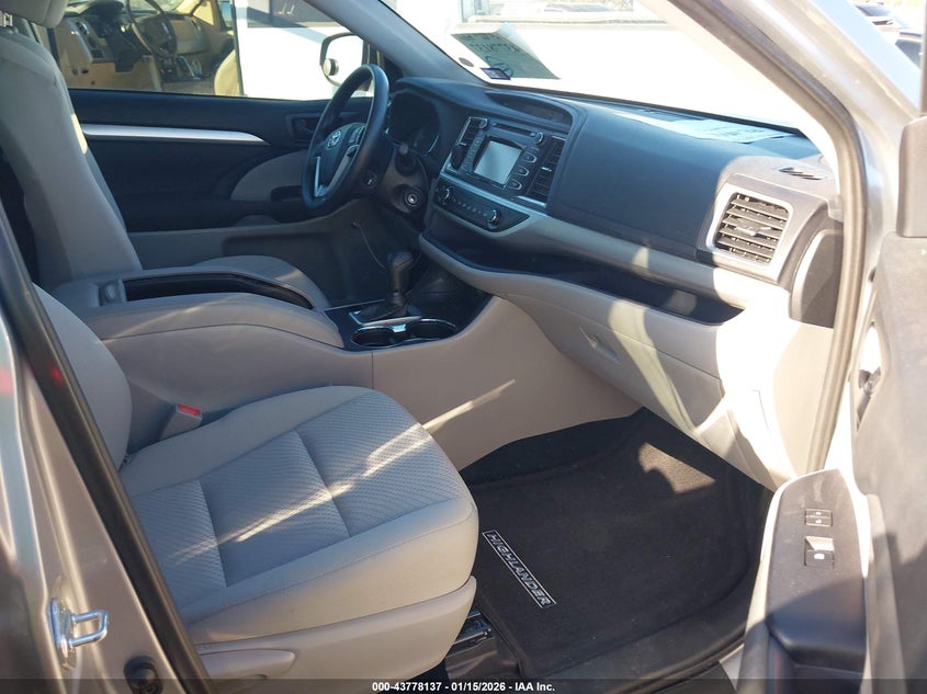 2019 Toyota Highlander Le