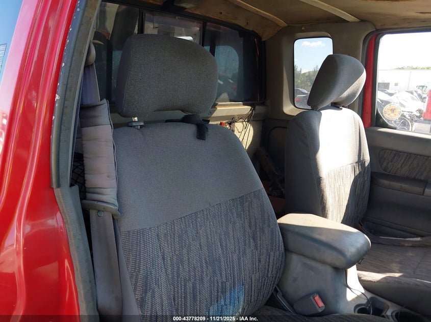1N6ED26YXXC304820 1999 NISSAN NAVARA (FRONTIER) photo no. 8