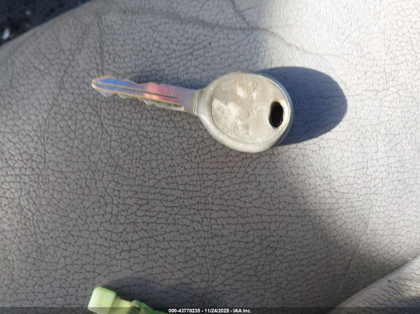 2001 Chrysler Town & Country Lxi VIN: 2C4GP54L51R163696 Lot: 43778235