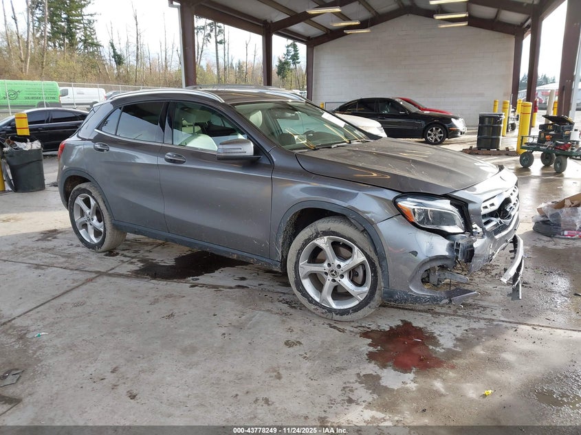 MERCEDES-BENZ GLA-CLASS 4MATIC