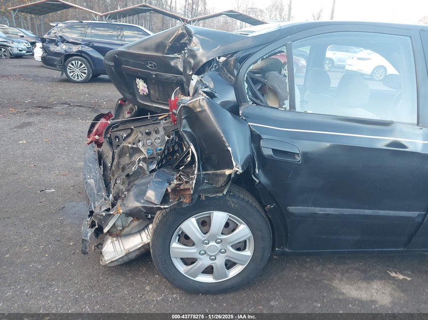 2002 Hyundai Elantra Gls VIN: KMHDN45D22U467627 Lot: 43778275