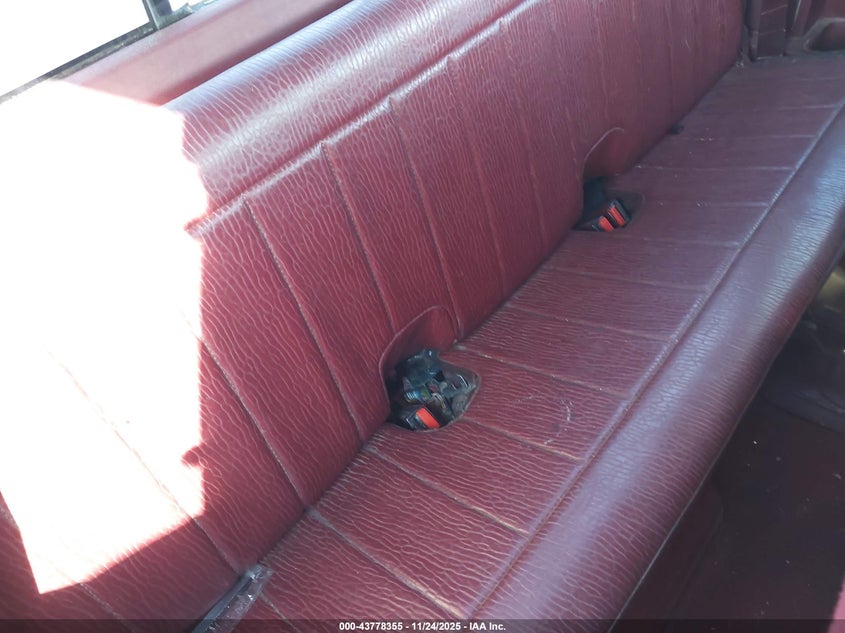 1991 Chevrolet Gmt-400 C2500 VIN: 2GCFC29K7M1197535 Lot: 43778355