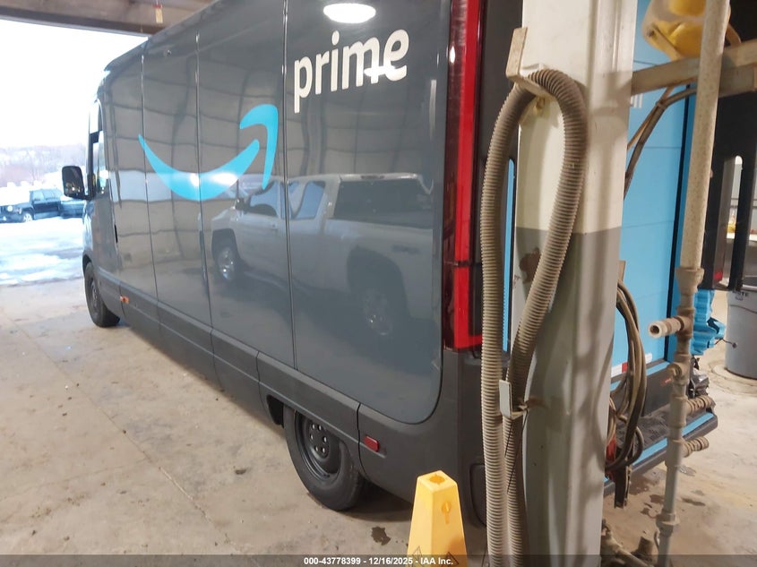 Vin: 7fceheb71pn012770, lot: 44273838, rivian delivery 700 20233