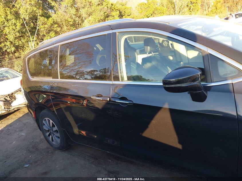 2021 Chrysler Pacifica Touring L VIN: 2C4RC1BG8MR526029 Lot: 43778418