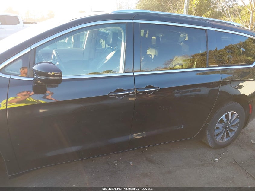 2021 Chrysler Pacifica Touring L VIN: 2C4RC1BG8MR526029 Lot: 43778418