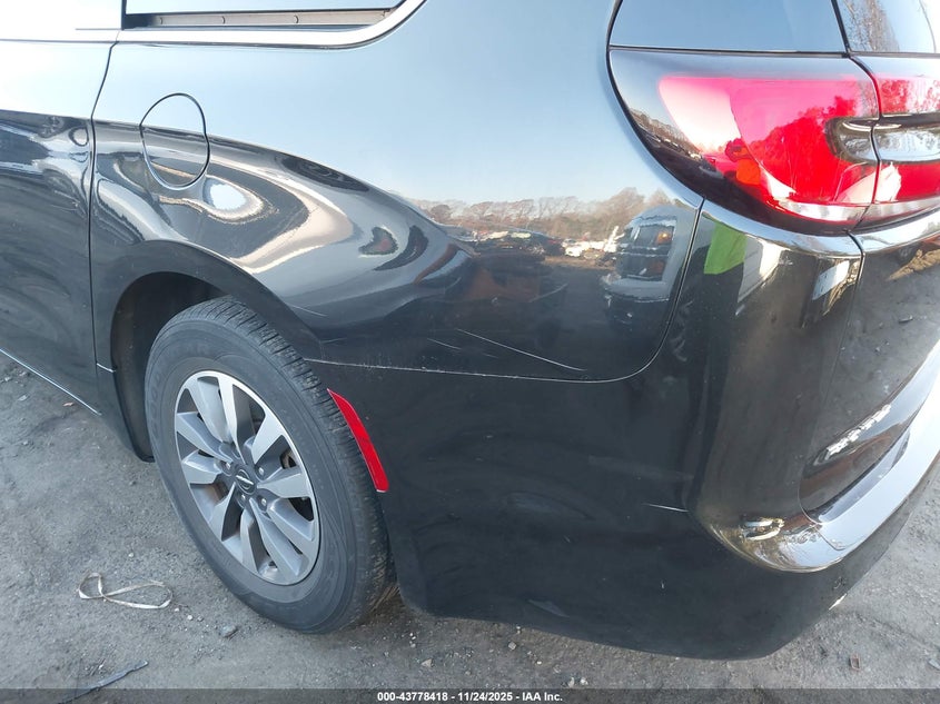 2021 Chrysler Pacifica Touring L VIN: 2C4RC1BG8MR526029 Lot: 43778418