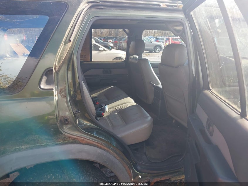 JN8AR05Y9VW110935 1997 NISSAN PATHFINDER photo no. 8