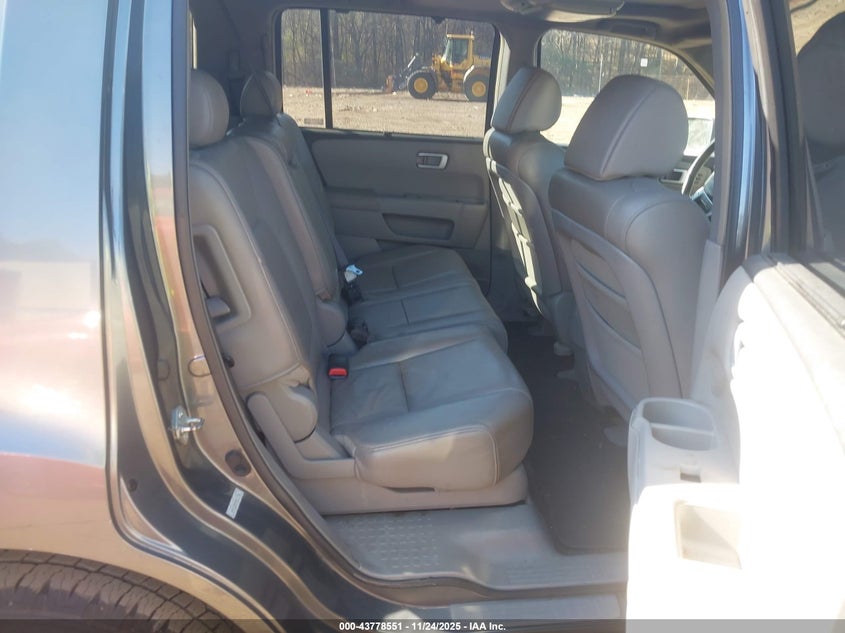 2009 Honda Pilot Touring VIN: 5FNYF388X9B027766 Lot: 43778551