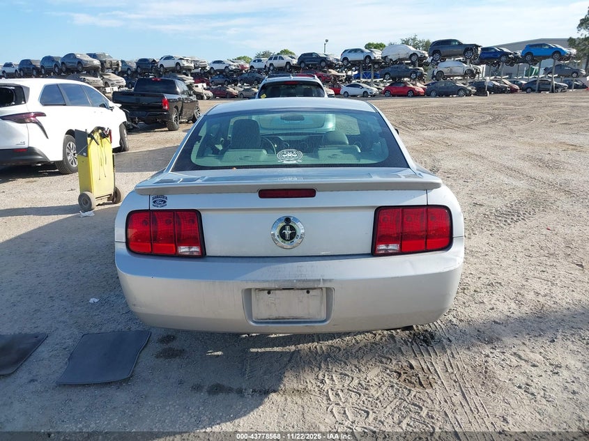 2008 Ford Mustang V6 Deluxe/V6 Premium VIN: 1ZVHT80N285201088 Lot: 43778568