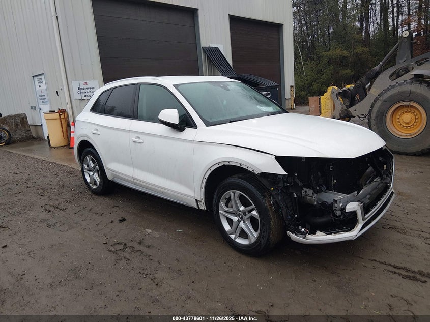 AUDI Q5 2.0T PREMIUM/2.0T TECH PREMIUM