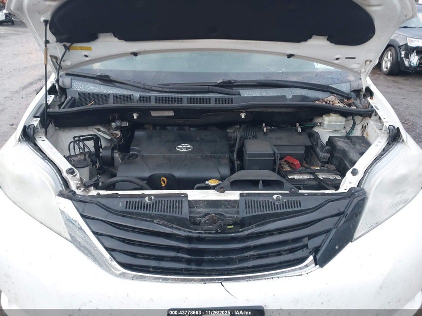 2011 Toyota Sienna Le V6 VIN: 5TDKK3DC0BS020418 Lot: 43778663