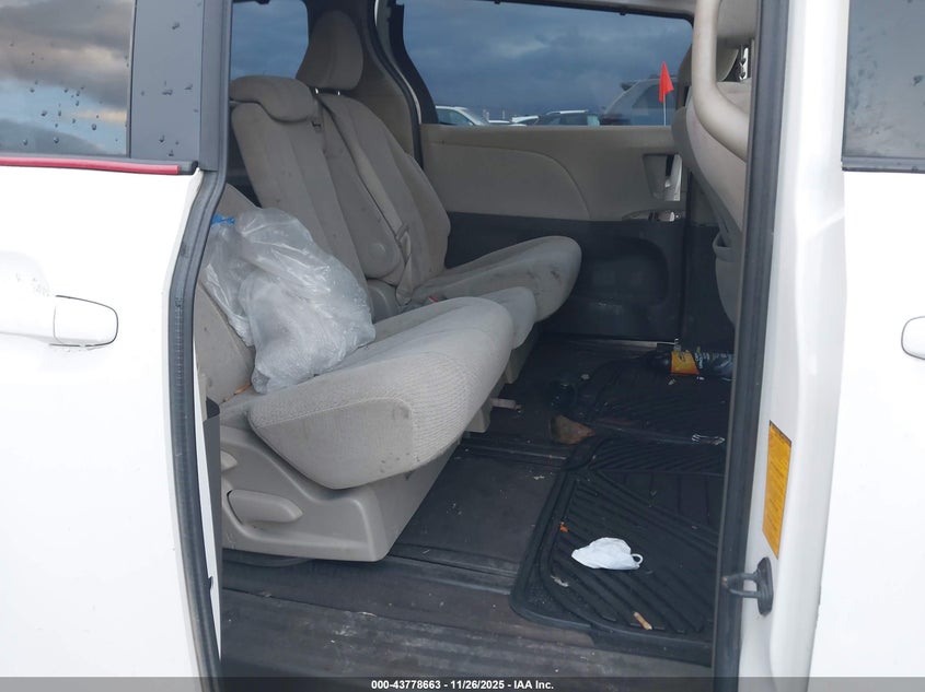 2011 Toyota Sienna Le V6 VIN: 5TDKK3DC0BS020418 Lot: 43778663