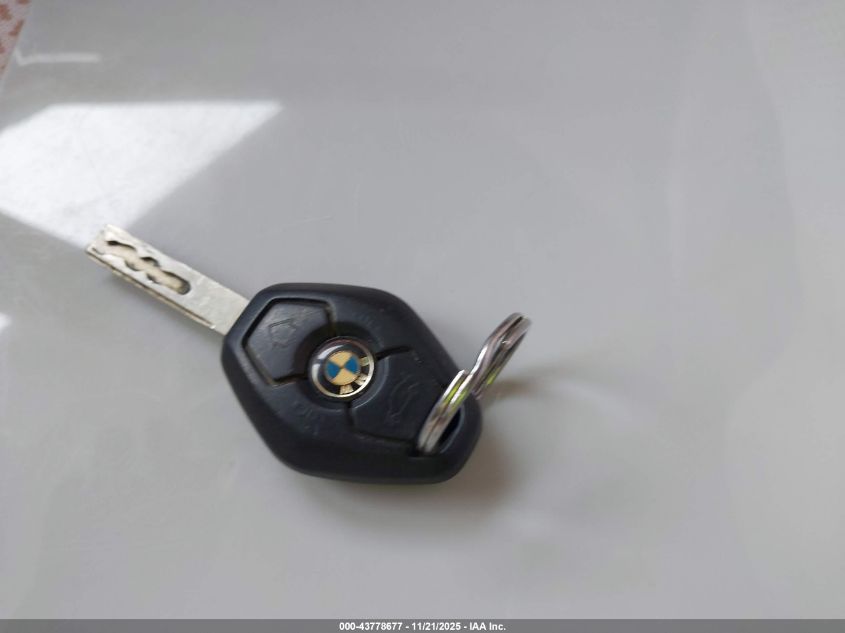 2005 BMW 325I VIN: WBAET37425NJ90608 Lot: 43778677