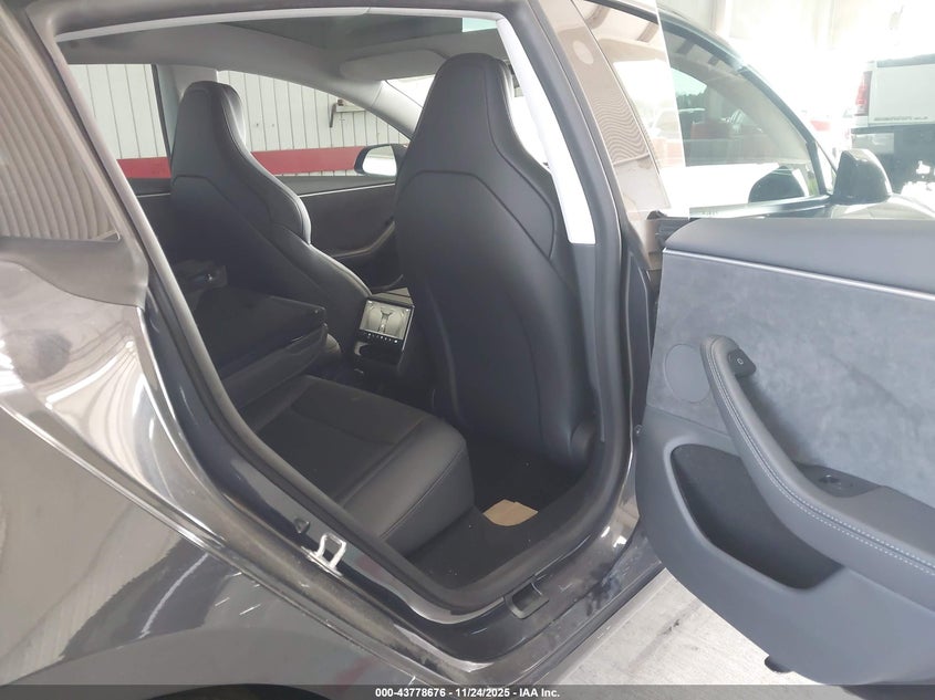 2025 Tesla Model 3 Performance VIN: 5YJ3E1ET5SF985407 Lot: 43778676