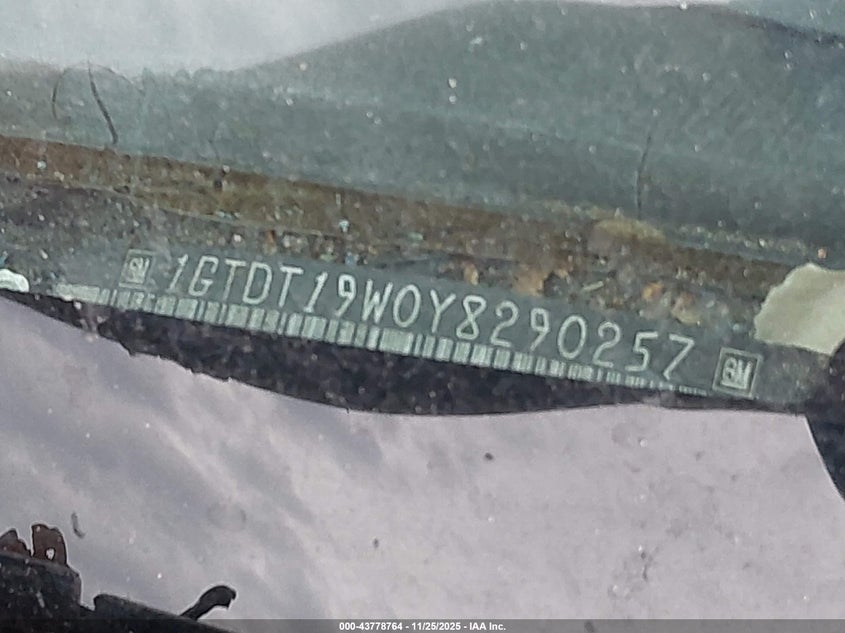 2000 GMC Sonoma Sls VIN: 1GTDT19W0Y8290257 Lot: 43778764