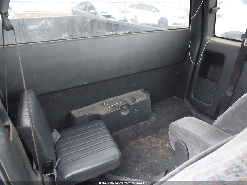 2000 GMC Sonoma Sls VIN: 1GTDT19W0Y8290257 Lot: 43778764