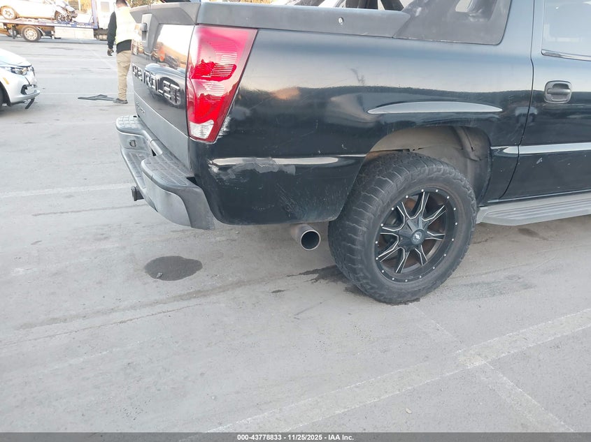 2004 Chevrolet Avalanche 1500 VIN: 3GNEC12T64G157244 Lot: 43778833