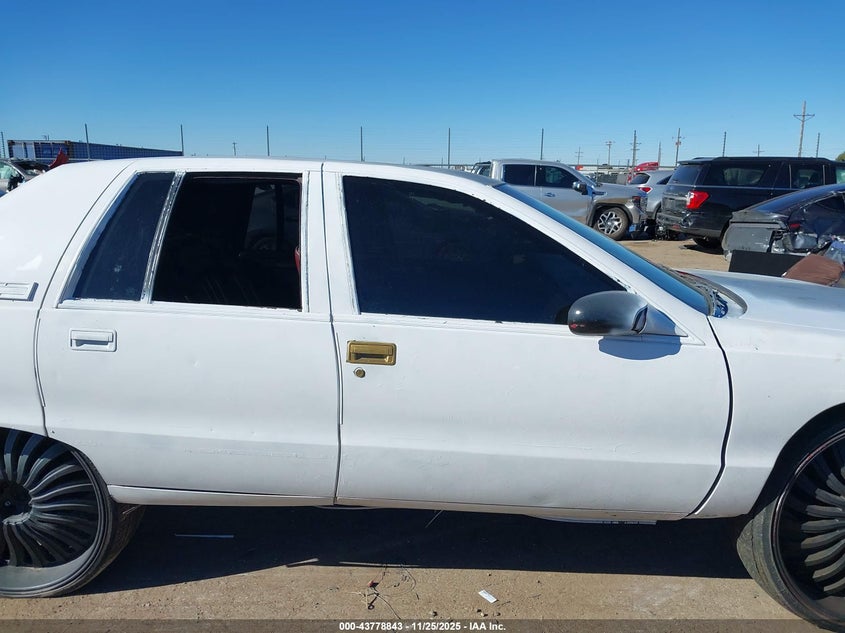 1995 Buick Roadmaster VIN: 1G4BN52P8SR412047 Lot: 43778843