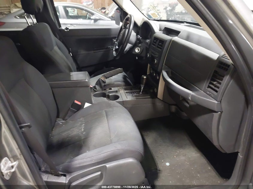 1C4PJMAK7CW118700 2012 JEEP LIBERTY (NORTH AMERICA) photo no. 5