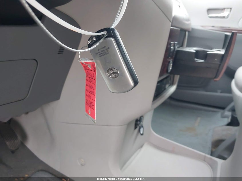 2014 Toyota Sienna Limited V6 7 Passenger VIN: 5TDYK3DC1ES426495 Lot: 43778904