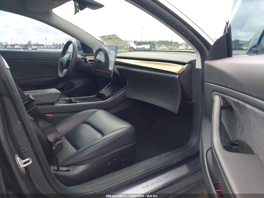5YJ3E1EB6LF795401 2020 TESLA MODEL 3 photo no. 5