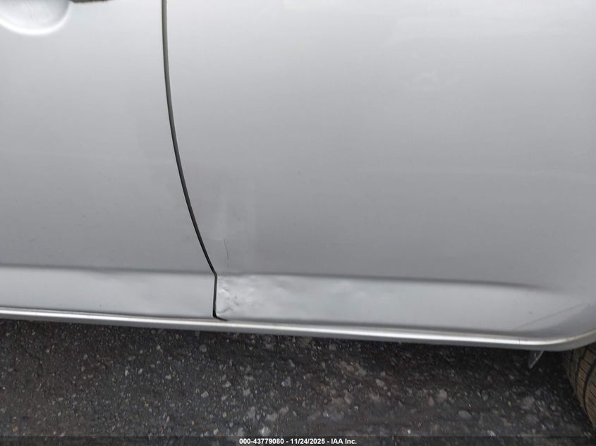 2007 Toyota Rav4 Limited VIN: JTMBD31V076046766 Lot: 43779080