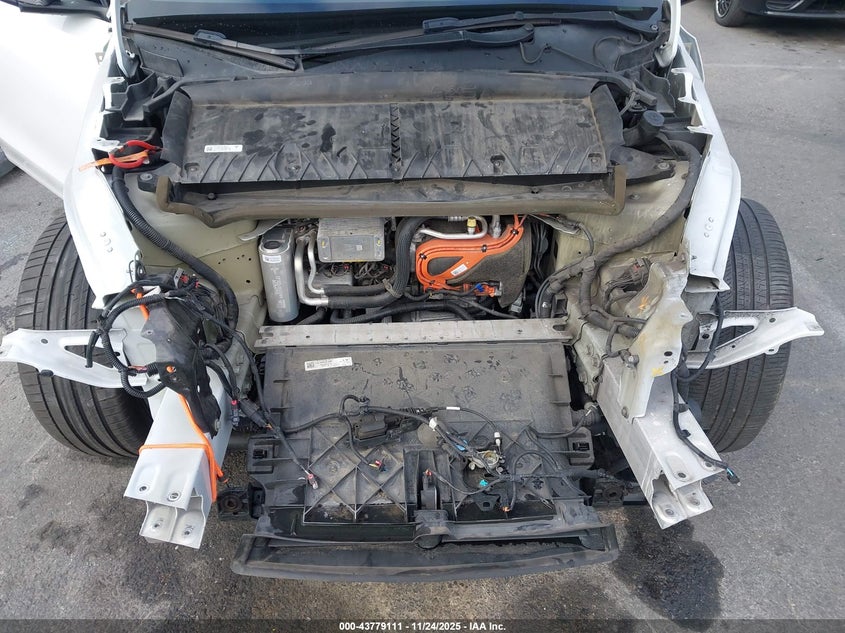 2022 Tesla Model Y Long Range Dual Motor All-Wheel Drive VIN: 7SAYGDEE8NF386043 Lot: 43779111