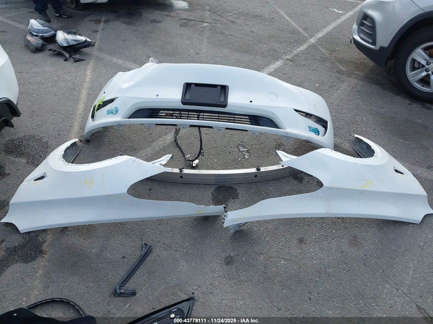 2022 Tesla Model Y Long Range Dual Motor All-Wheel Drive VIN: 7SAYGDEE8NF386043 Lot: 43779111