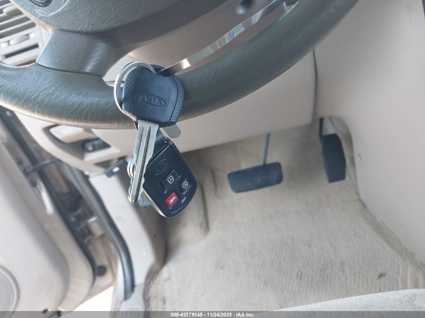 2005 Kia Sedona Ex/Lx VIN: KNDUP132756741086 Lot: 43779145