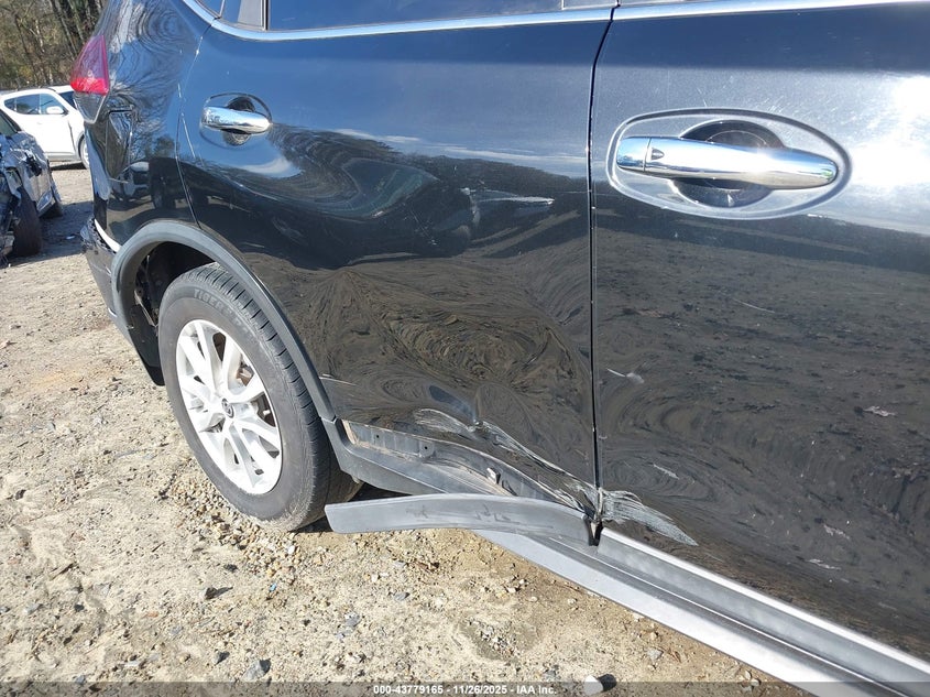 2018 Nissan Rogue Sv VIN: 5N1AT2MT5JC819433 Lot: 43779165